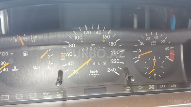 Mercedes E 220 1995, 230,000 km - 2.2 l - Bakı
