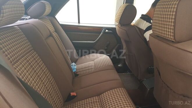 Mercedes E 220 1995, 230,000 km - 2.2 l - Bakı