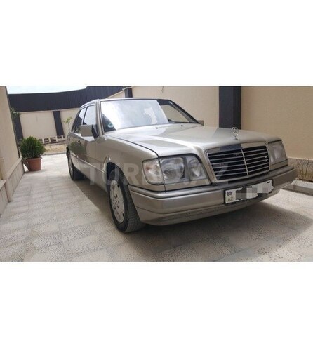 Mercedes E 220 1995, 230,000 km - 2.2 l - Bakı