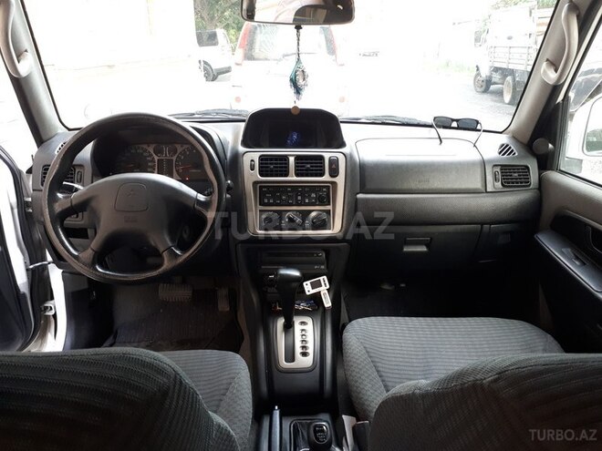 Mitsubishi Pajero io 1999, 240,000 km - 1.8 l - Bakı