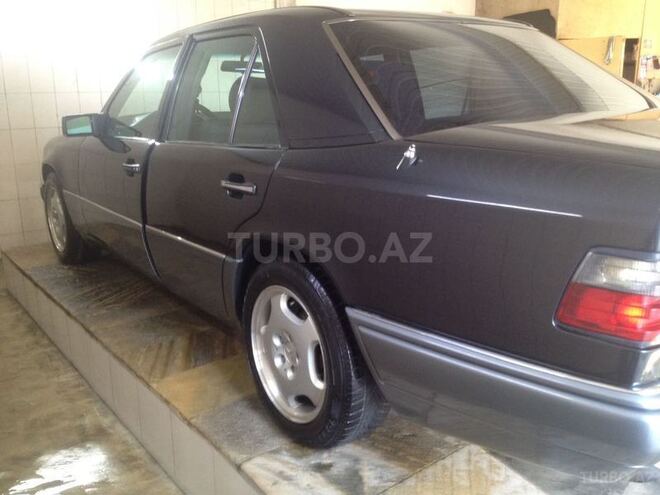 Mercedes E 220 1994, 220,000 km - 2.2 л - Bakı
