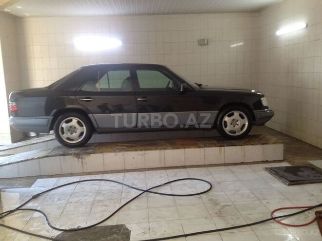 Mercedes E 220 1994, 220,000 km - 2.2 л - Bakı