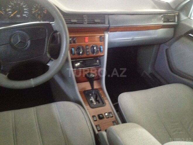Mercedes E 220 1994, 220,000 km - 2.2 л - Bakı