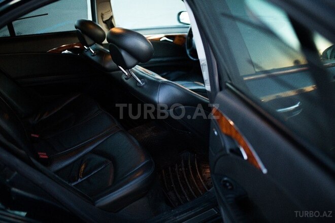 Mercedes E 220 2004, 290,000 km - 2.2 l - Bakı