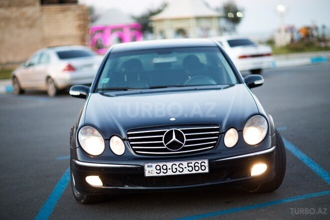 Mercedes E 220 2004, 290,000 km - 2.2 l - Bakı