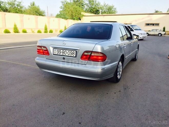 Mercedes E 240 1999, 220,000 km - 2.4 l - Bakı