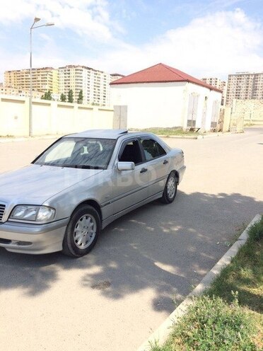 Mercedes C 220 1998, 288,000 km - 2.2 l - Bakı