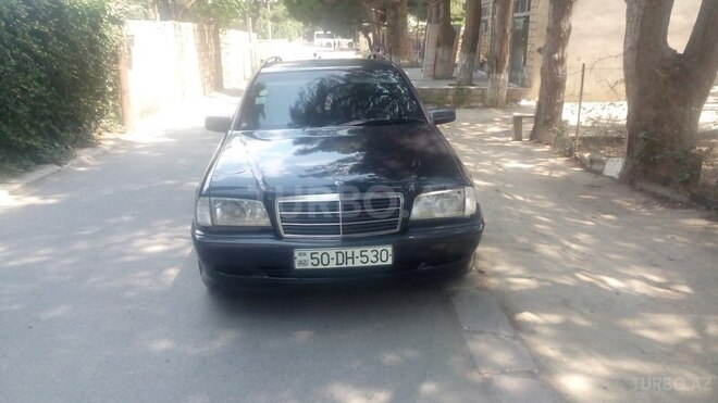 Mercedes C 220 2000, 300,000 km - 2.2 л - Sumqayıt