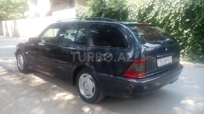 Mercedes C 220 2000, 300,000 km - 2.2 л - Sumqayıt