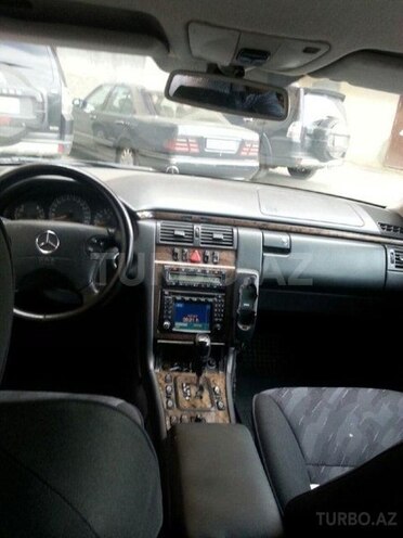 Mercedes E 240 2001, 244,000 km - 2.6 л - Gəncə