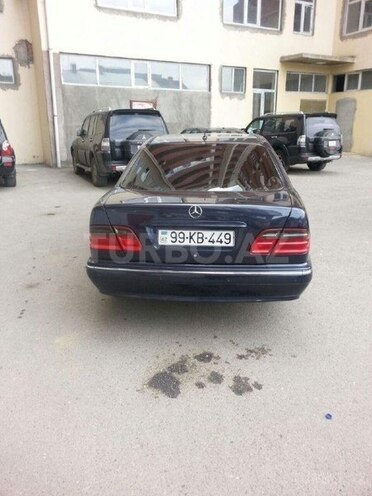Mercedes E 240 2001, 244,000 km - 2.6 л - Gəncə