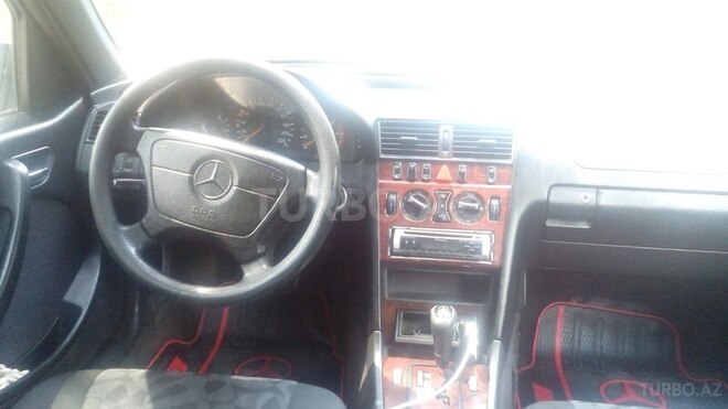 Mercedes C 220 2000, 300,000 km - 2.2 л - Sumqayıt
