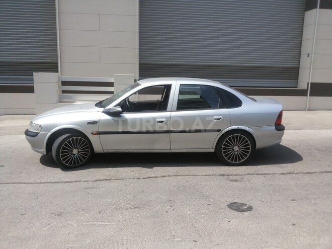 Opel Vectra 1997, 295,000 km - 1.8 l - Bakı