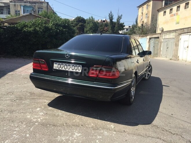 Mercedes E 240 2001, 396,000 km - 2.6 l - Bakı