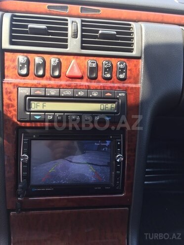 Mercedes E 240 2001, 396,000 km - 2.6 l - Bakı