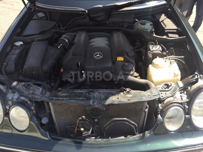 Mercedes E 240 2001, 396,000 km - 2.6 l - Bakı