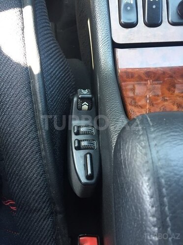 Mercedes E 240 2001, 396,000 km - 2.6 l - Bakı