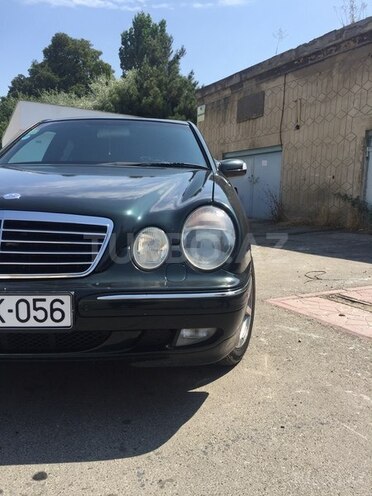 Mercedes E 240 2001, 396,000 km - 2.6 l - Bakı