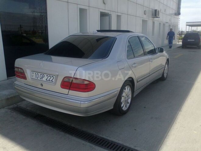 Mercedes E 200 2001, 187,000 km - 2.0 l - Bakı
