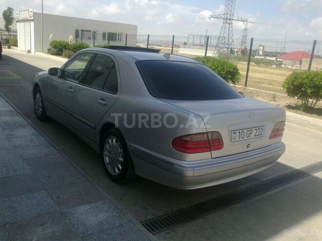 Mercedes E 200 2001, 187,000 km - 2.0 l - Bakı
