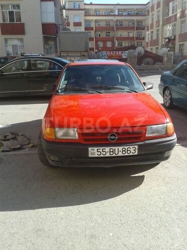 Opel Astra 1993, 320,000 km - 1.6 l - Şamaxı