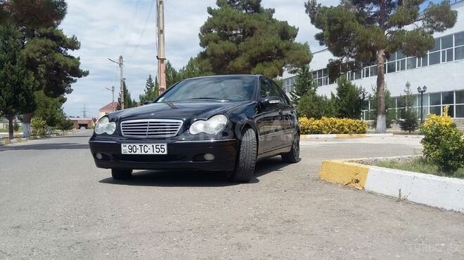 Mercedes C 200 2001, 240,000 km - 2.0 l - Salyan