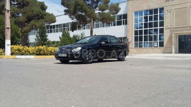 Mercedes C 200 2001, 240,000 km - 2.0 l - Salyan