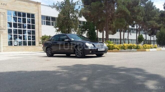Mercedes C 200 2001, 240,000 km - 2.0 l - Salyan