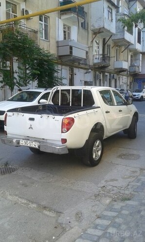 Mitsubishi L200 2007, 227,000 km - 2.5 л - Bakı