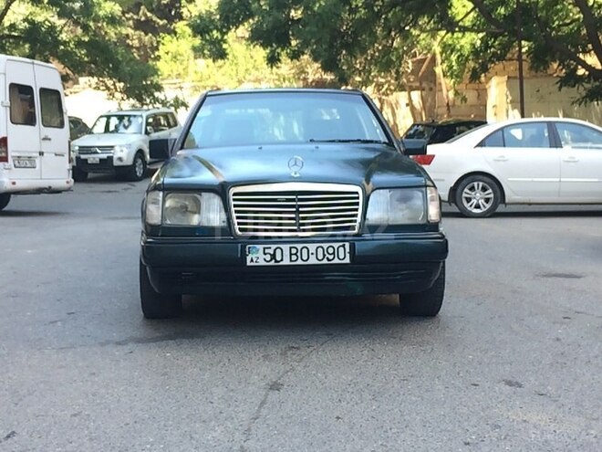 Mercedes E 260 1988, 295,600 km - 2.6 l - Bakı