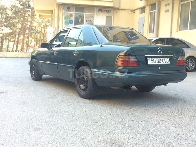 Mercedes E 260 1988, 295,600 km - 2.6 l - Bakı