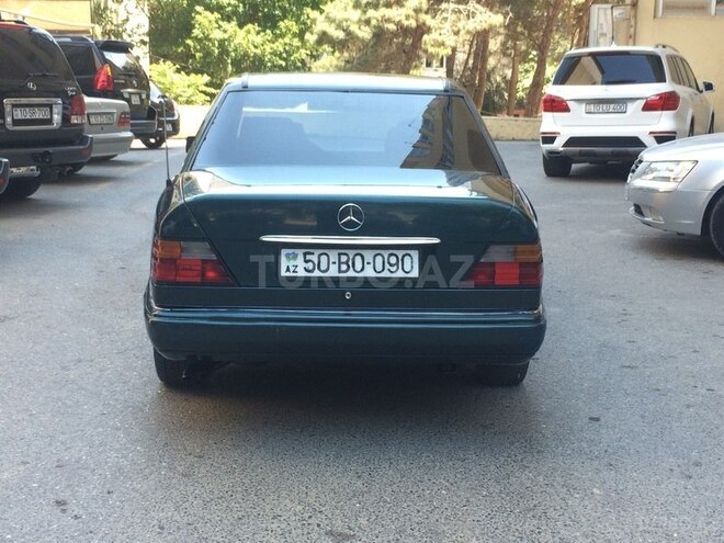 Mercedes E 260 1988, 295,600 km - 2.6 l - Bakı