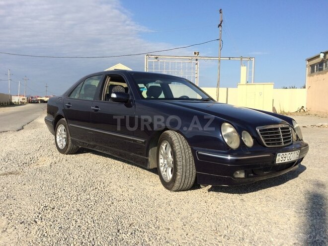Mercedes E 220 2002, 229,500 km - 2.2 l - Bakı