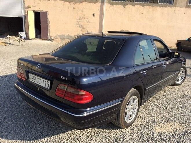 Mercedes E 220 2002, 229,500 km - 2.2 l - Bakı