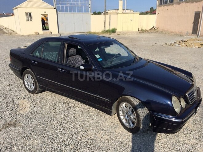 Mercedes E 220 2002, 229,500 km - 2.2 l - Bakı