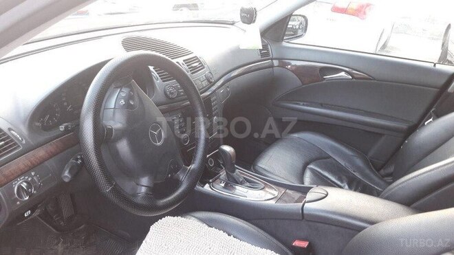 Mercedes E 220 2005, 230,000 km - 2.2 l - Bakı