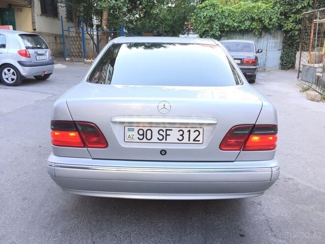 Mercedes E 270 2001, 272,727 km - 2.7 l - Bakı