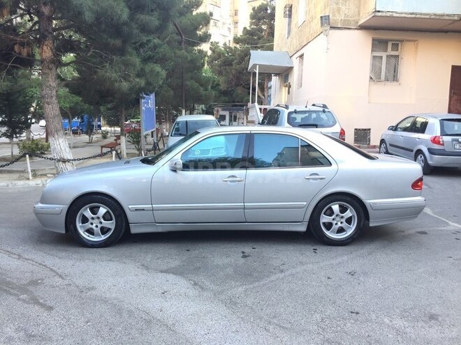 Mercedes E 270 2001, 272,727 km - 2.7 l - Bakı