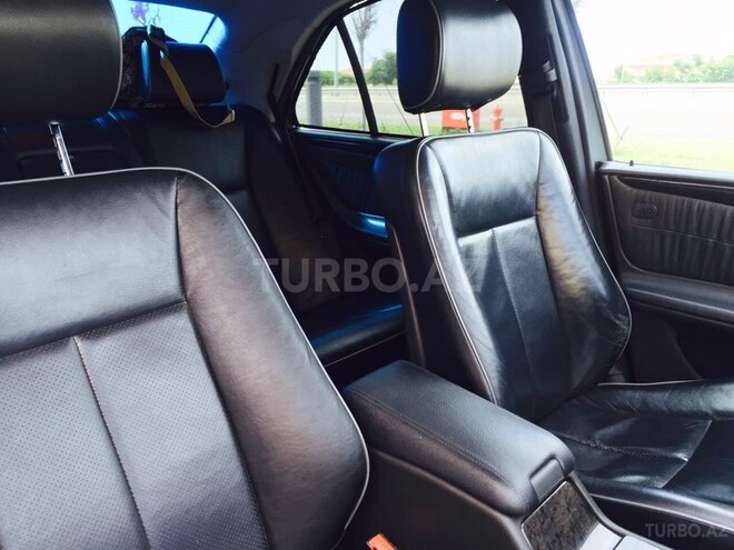 Mercedes E 220 2001, 207,000 km - 2.2 l - Bakı