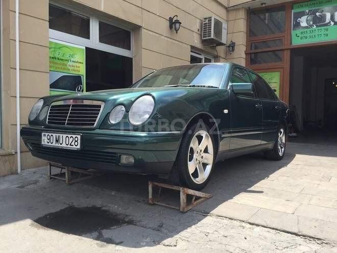 Mercedes E 240 1998, 132,000 km - 2.4 l - Bakı