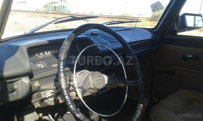 Moskvich 412 1989, 250,000 km - 1.5 l - Şirvan