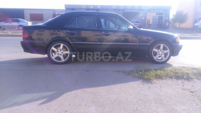 Mercedes C 230 1997, 235,000 km - 2.3 l - Sumqayıt