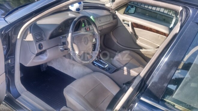 Mercedes C 230 1997, 235,000 km - 2.3 l - Sumqayıt