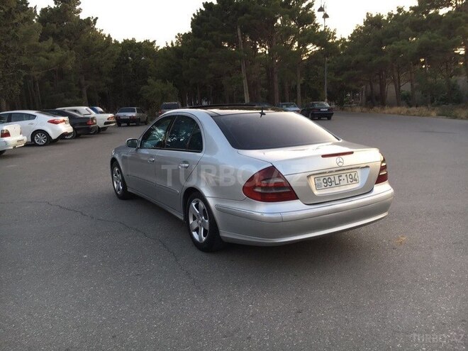 Mercedes E 270 2002, 220,000 km - 2.7 l - Sumqayıt