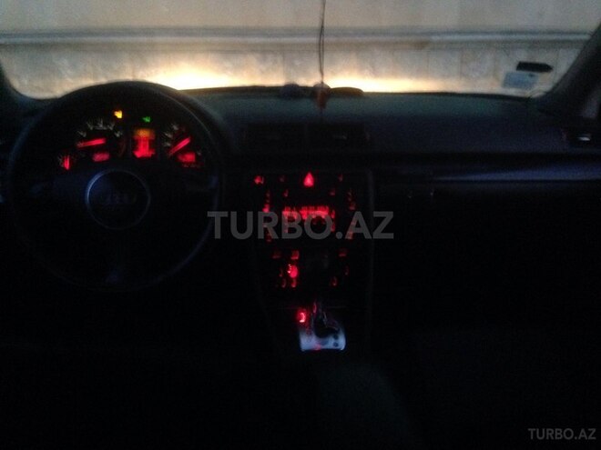 Audi A4 2004, 152,000 km - 2.0 л - Bakı
