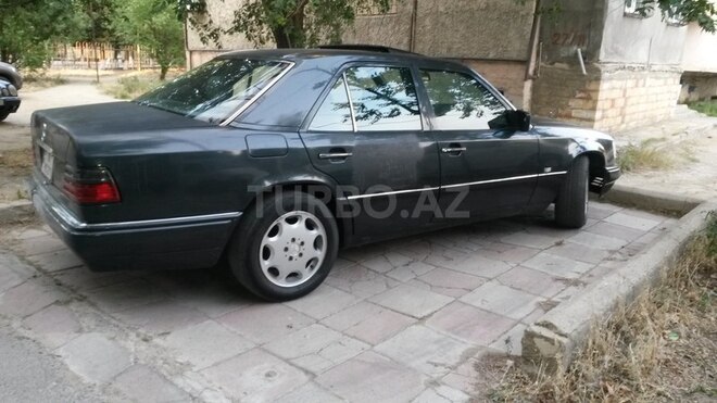Mercedes E 280 1994, 235,000 km - 2.8 л - Sumqayıt
