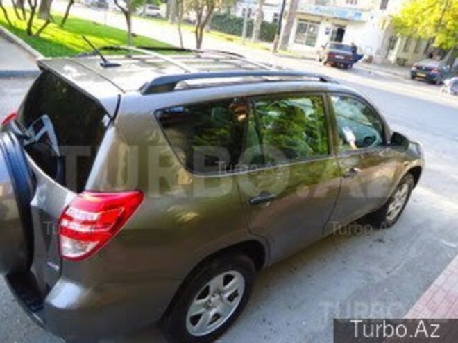 Toyota RAV4 2010, 80,000 km - 2.4 l - Bakı