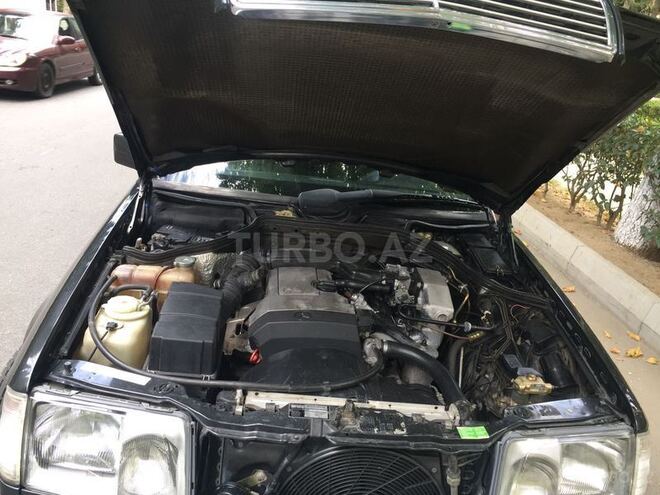 Mercedes E 220 1994, 225,000 km - 2.2 l - Bakı
