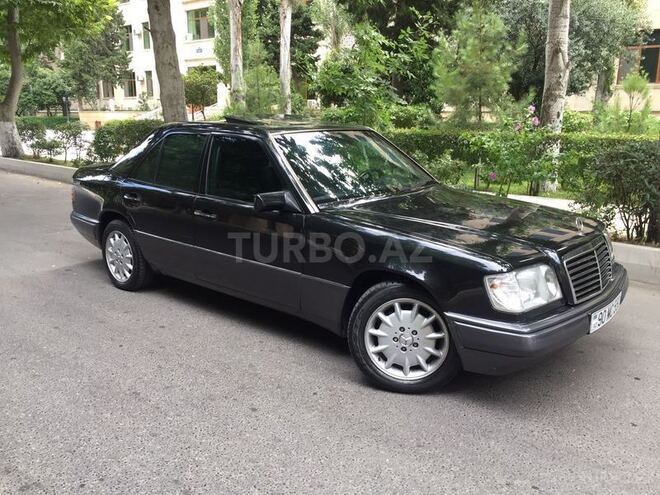Mercedes E 220 1994, 225,000 km - 2.2 l - Bakı