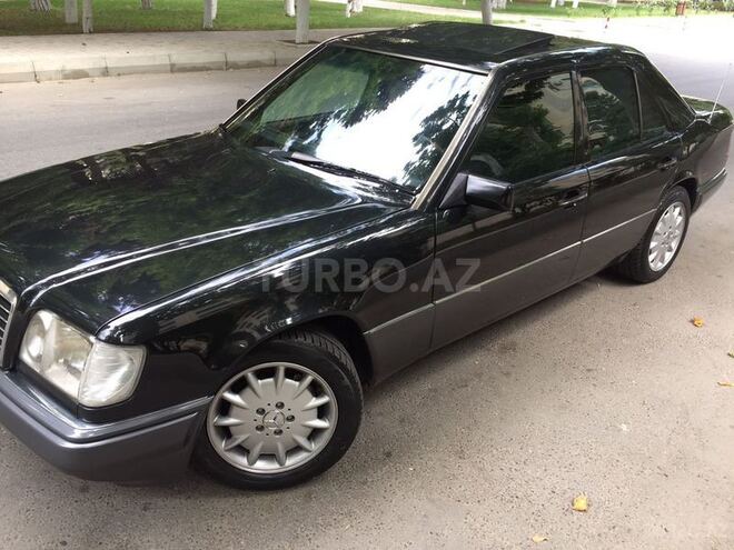 Mercedes E 220 1994, 225,000 km - 2.2 l - Bakı